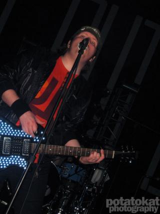 Image: fall-out-boy-hey-...572854068-bebe1b.jpg